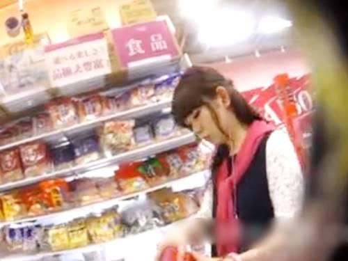 【素人盗撮】買い物中の美少女やアパレルショップの美人店員お姉さんを無差別に顔出しパンチラ逆さ撮り盗撮しまくる鬼畜痴漢