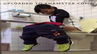 削除される前にどうぞ！＜トレーニング中のJCのトイレの様子を隠し撮り！？＞