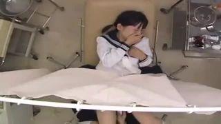 女子校生が産婦人科に妊娠検査できて悪徳医師の餌食に｜触診をするといいながら常にエロい事を考えている鬼畜野郎の実態