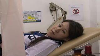 ※女子校生の産婦人科検査を盗撮｜ベットの上で開脚させマンコを弄りたおす外道な変態医師！