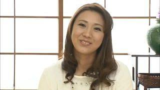 性欲が溢れ出してたまらない清楚系貧乳妻！久々のチンコに張り切って腰振り