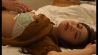 酔っ払って訳がわからないままチンコを挿入される四十路妻！コロコロの乳首をピンピンにしながら激ピスされる