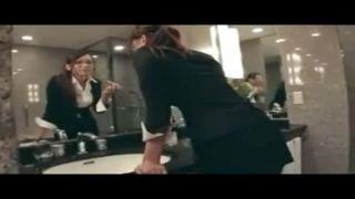 メガネにスーツ姿がセクシーなお姉さん！バックからピストンされまくり絶叫中出し
