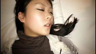 個人流出◆完全に意識を失い眠っている飲みすぎお姉さん！ダッチワイフ状態でやりたい放題にされる