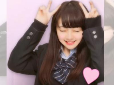 【逆さ撮り】『このJKのパンチラを盗撮！』テニス部の美少女の女子校生に謝礼でプリクラを一緒に撮り個室でパンツを隠し撮りｗ