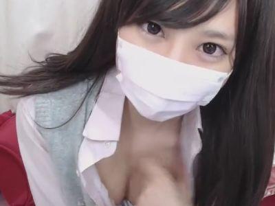 【ライブチャット】制服を着衣した超可愛いロリJKがおっぱい見せたり逆さ撮りアングルでパンチラ見せたりするエロ生配信！