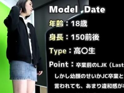 《逆さ撮り》『この発想は無かったｗ』俺氏とプリを撮ろう！ガチの18歳JKに謝礼をあげるとプリクラを撮影させパンチラ盗撮ｗ