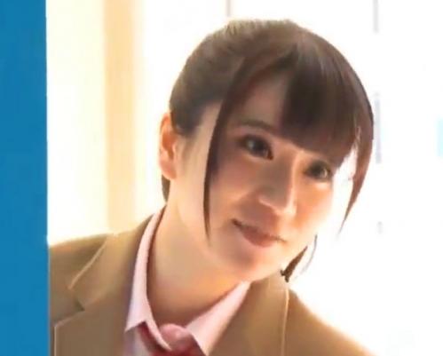 ＜マジックミラー号＞清純そうな見た目からは想像もつかない超ドえろ発言連発！敏感な美乳をもみほぐされて感度抜群女子○生