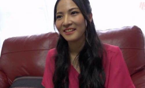 ＜素人ナンパ＞アソコを触られると止まらない、自ら騎乗位で生挿入他人棒でイキまくる！フィニッシュはポルチオ刺激真正中出し☆