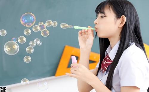 【八掛うみ】主観性春生活！制服のボタンを外し綺麗な乳首をさわると教室中にうみの可愛い喘ぎ声が響き渡る！