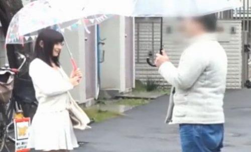 股間に当たるイチモツにパンティ濡れ濡れ火照った体で生素股！勢い余ってヌルッと挿入トロトロお股にそのまま連続生中出し！