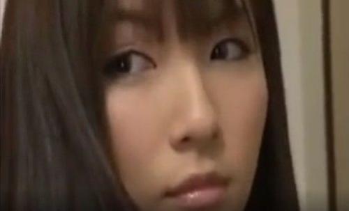 ＜清楚系＞引越最中に友人の彼が気になる！視線の先には彼が・・微妙に接近し微妙に誘惑『内緒コール』の後でハード立ちバック！