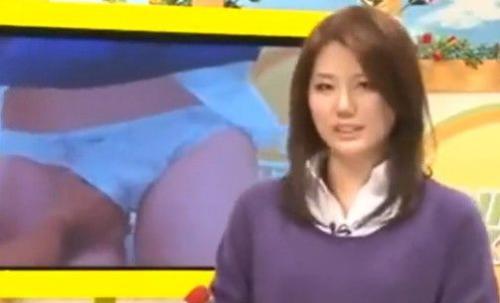 シチュエーション激シコ動画！巨乳女子アナ下半身をいじられ感じるあまり徐々に原稿が読めなくなっていく×顔はザーメンまみれに