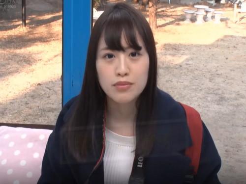 ＜マジックミラー号＞媚薬が効きすぎてこの女子どエロに変貌！クリをいじるとびくんびくん大股開きで失神寸前＜エロ企画＞