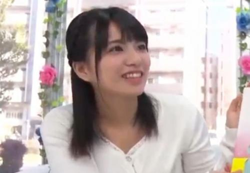 ＜逆転マジックミラー号＞外から中は丸見えの世界で元カレと密室に！今彼が見ている中で彼女は元カレとハメあう始末＜NTR＞