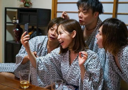 【篠田ゆう】寝取られ社員旅行 女上司と一発ヤリたがる部下達にどんどん飲まされ泥●した妻！