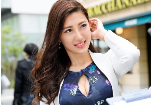 ＜人妻ナンパ＞★巨乳谷間がエロ過ぎるクールビューティ★デカパイ！デカ尻！でキュッとしたクビレにエロさ満点のクチビル！！