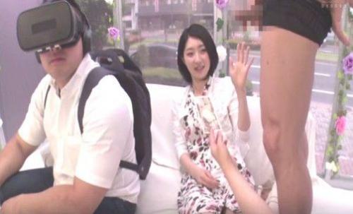 ＜マジックミラー＞謝礼上乗せするのでエッチなことしてください！彼がVRを見ている間にデカチンを見せつけSEX強制中出し！