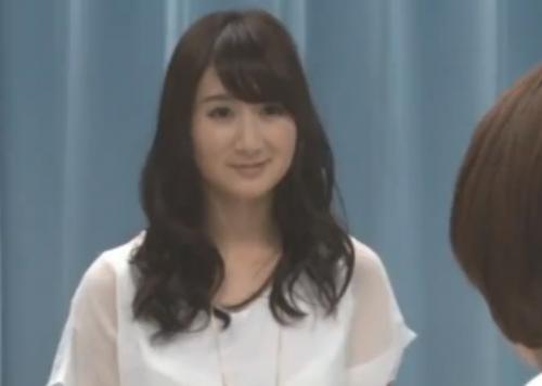 ＜マジックミラー号＞清楚で綺麗な奥様へスペンス乳腺刺激マッサージ！+電マの刺激でエビ反りし快感のあまり大潮吹き！
