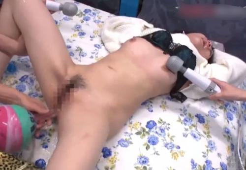 マシンのハイパーピストンに未知の性感帯を初刺激された彼女さん達は氏を裏切ってデカマラを自分から挿入してしまうのか！?