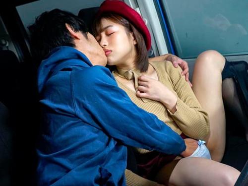 ＜気まぐれなセックスが大好き＞僕たちは初めてセックスし、明日会うような挨拶をして別れた。それから彼女は姿を消した。