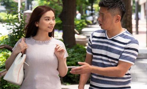 ＜人妻NTR＞清楚系巨乳ビッチ人妻ナンパしてやり部屋へつれこみ電マでクリ刺激バイブでポルチオイキ×無許可真正中出し//♡