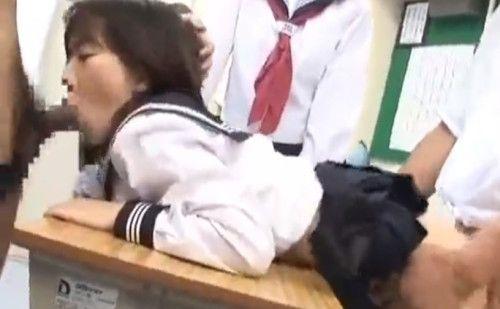 ハードコア女子高生レイプ×周りでクラスメイトがみている中、恥辱のセックス×真性中出しっ！