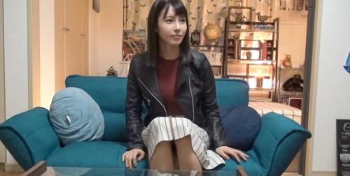 ＜素人ナンパ＞★綺麗系★清楚な見た目と裏腹！目を離しているうちに勝手にオナニーを始めてしまうスケベの鑑！