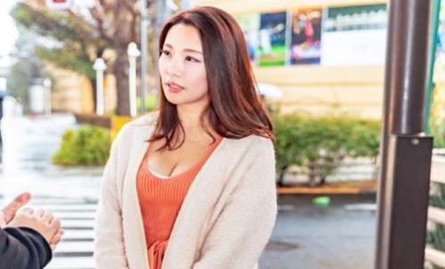 ＜熟女＞※しみけんナンパ※見ただけで妖艶な美熟女を口説き落とし！ビッチ人妻熟女しみけんの卓越したテクニックに昇天堕ち！