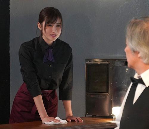 【藤森里穂】興奮が止まらず激しく求め合い、快楽に溺れて何度も何度も下品すぎる腰使いで中出しを繰り返す。