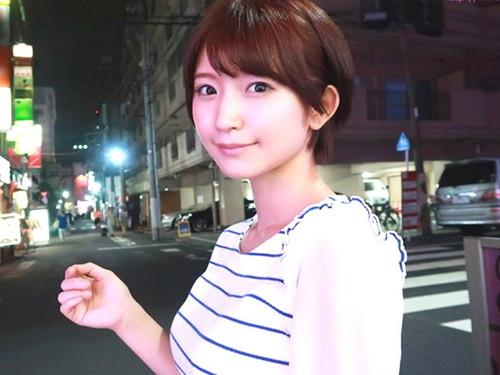 ＜シロウトお持ち帰り流出映像＞素人女子にセーラー服着せてプレイ！プリ尻突き出して挿入懇願ショートカットのエロ娘！