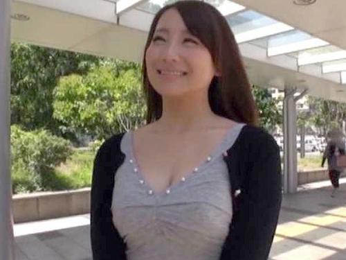 【素人】『あぁッダメ、イっちゃう♥』やる気マンマンのHカップ爆乳人妻！ダンナの不在をいいことに他人棒と不倫SEｘ！