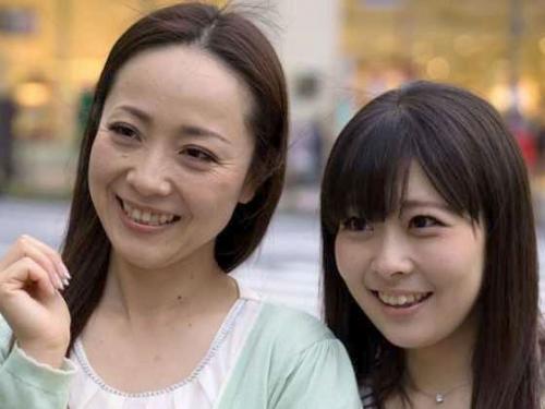 【熟女ナンパ】『あぁッ…いやッ…♥』仲良し母娘をまとめてナンパ！即刻ホテルで母娘丼開始しちゃうｗｗｗ
