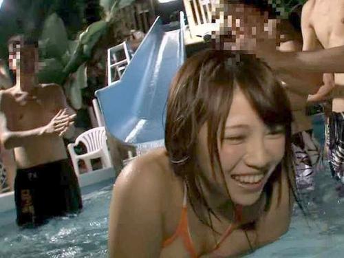 【企画】溶ける水着で駆け上がれ！スライダーから落ちたら即ハメFuckで罰ゲーム！巨乳娘が男たちの餌食にｗｗｗ