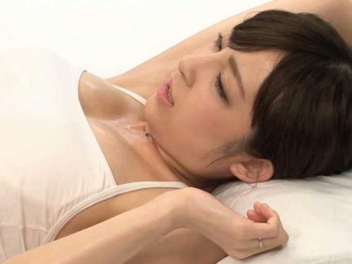 【MM号】新婚さんをGETでさっそく寝取り！ダンナともしたことない中出しFuckで放心状態！！