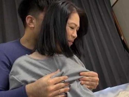 【熟女ナンパ】『んっダメ…イッちゃいそう♥』生理アガって性欲MAX！エロすぎBBAが迫る禁断悶絶Fuck