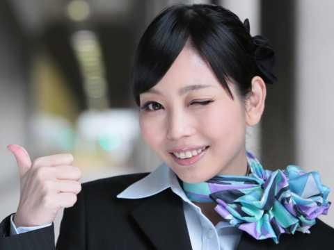 【主観】『ちょっと苦いですね…♥』スーパー美形CAがチ○ポを見つめてフェラ奉仕！密室で性欲暴走の大量射精ｗ