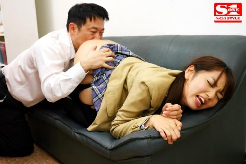 〈ｊｋレイプ〉親友の身代わりにされた少女が陰湿な男にレイプされてしまう！！