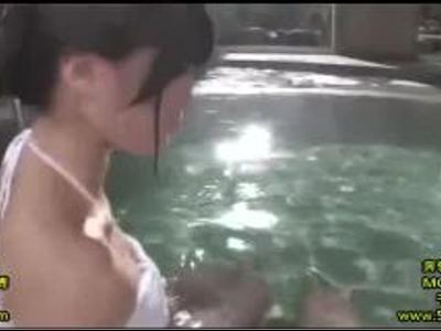 /巨乳:温泉/綺麗な清楚系の美女が彼氏と旅行中にイチャラブ撮影！最高のエロ動画