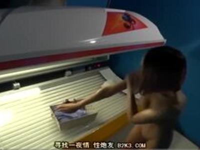 日サロの店員がお姉ギャルに媚薬を使ってイタズラ！お気にのビデオ