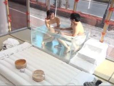 /マジックミラー:企画/おっぱい大きな女友達と2人っきりで混浴！お金欲しさに一線を越えてしまった友達男女！こんなかわいい子が…