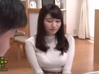 爆裂ボディの欲求不満妻が息子の友達を誘惑してH！お気にのビデオ