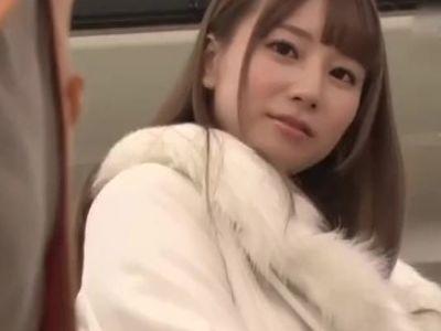 「セックスしませんか？」激カワ美少女がコンビニで露出！可愛い顔して痴女な女の子がこっそりセックス！今日のおかずはこの子で決定