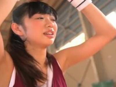 /ビキニ:美乳/極小水着の美女がエッチなご奉仕！プルルンおっぱいで気持ちよさそうなチチスリ！迷ったらこの動画