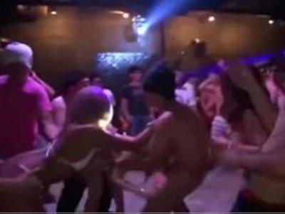 /野外:露出/イケイケなビキニ美女たちと乱交H！テンション高めなギャルたち！ギンギン確実