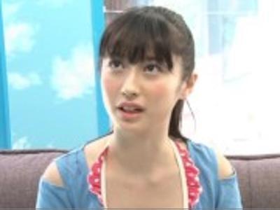 /女子大生:筆おろし/海で見つけた可愛い女の子がチェリーボーイを優しく筆おろし！フル勃起注意なエロ映像
