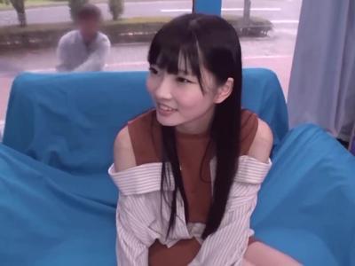 /外見える!?:寝取り/【激エロカー】女子大生が恋人のちんぽを見つけられずお仕置きエッチ！おかずにしたいR18動画