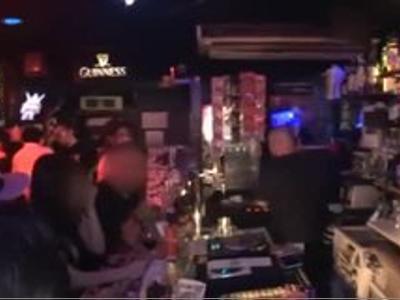 /巨乳:ドキュメンタリー/ビッチな巨乳ギャルと仕事中の店内でH！男性客に見られて恥ずかしそうにする女の子！おかずにしたい18禁映像