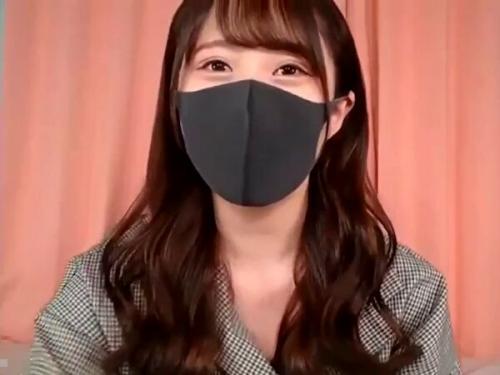 「気持ちすぎて腰浮いちゃう！すぐイッちゃう！」ピンク美パイパン超敏感淫乱美少女【無修正ライブチャット】