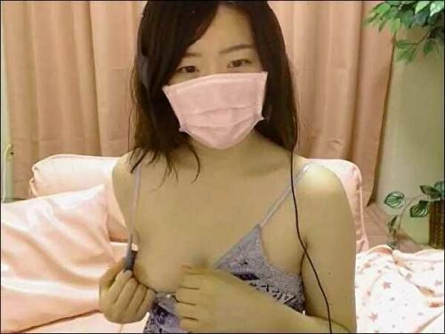 【ライブチャット】「乳首見せろってか！」セクシー下着つけた変態発情娘がエロ配信！